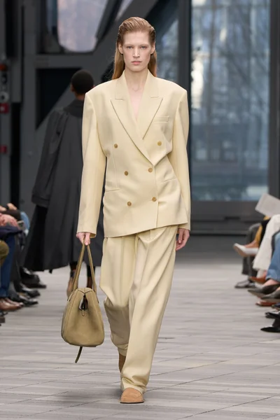 Look 12